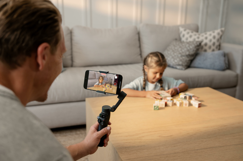 大疆 DJI Osmo Mobile 8 全场景精准跟拍手机稳定器正式发布,售价 898 元起-DoTmT分享网